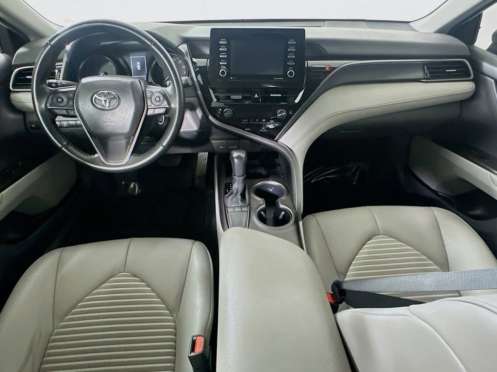 Used 2023 Toyota Camry SE image 15