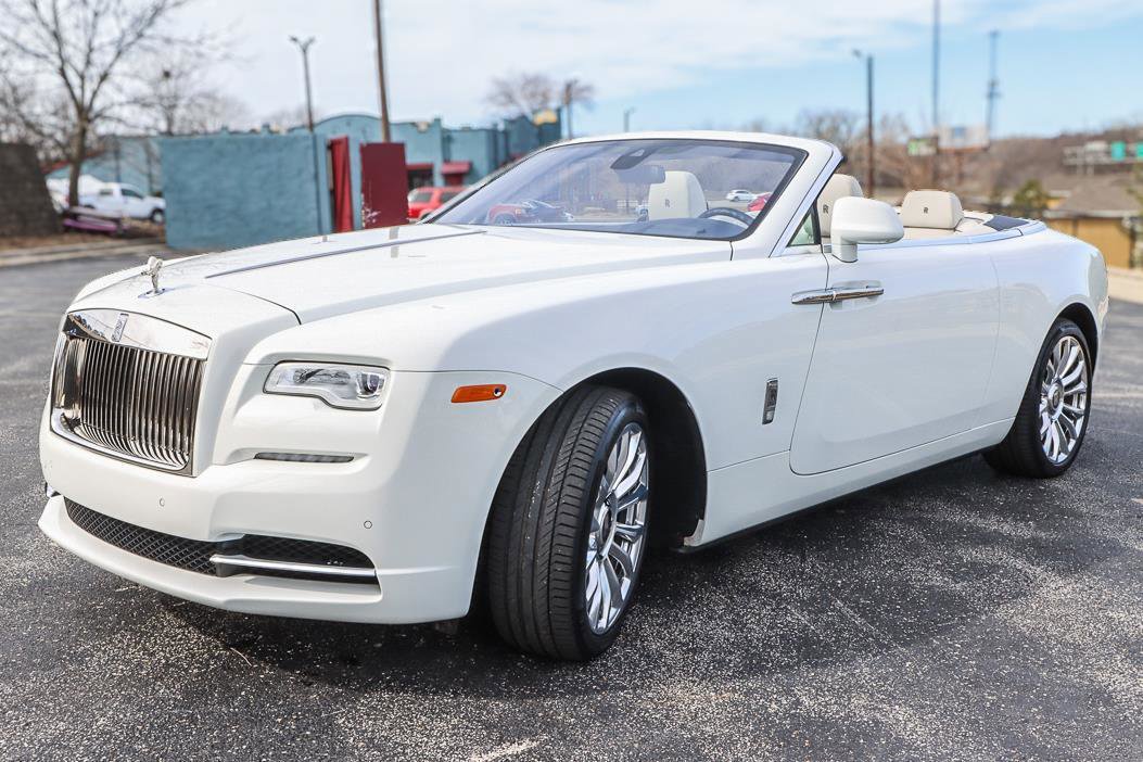 Used 2019 Rolls-Royce Dawn image 3