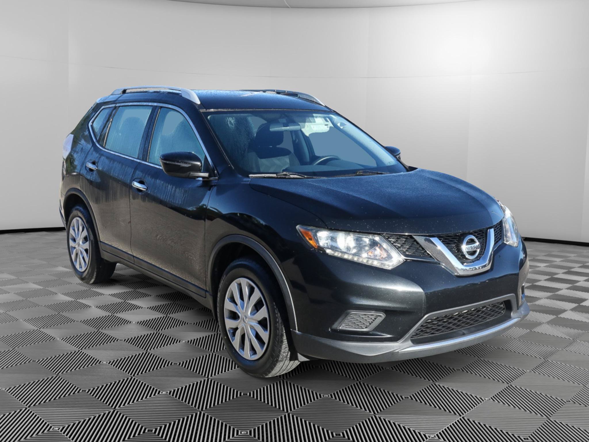 Used 2016 Nissan Rogue S FWD image 1
