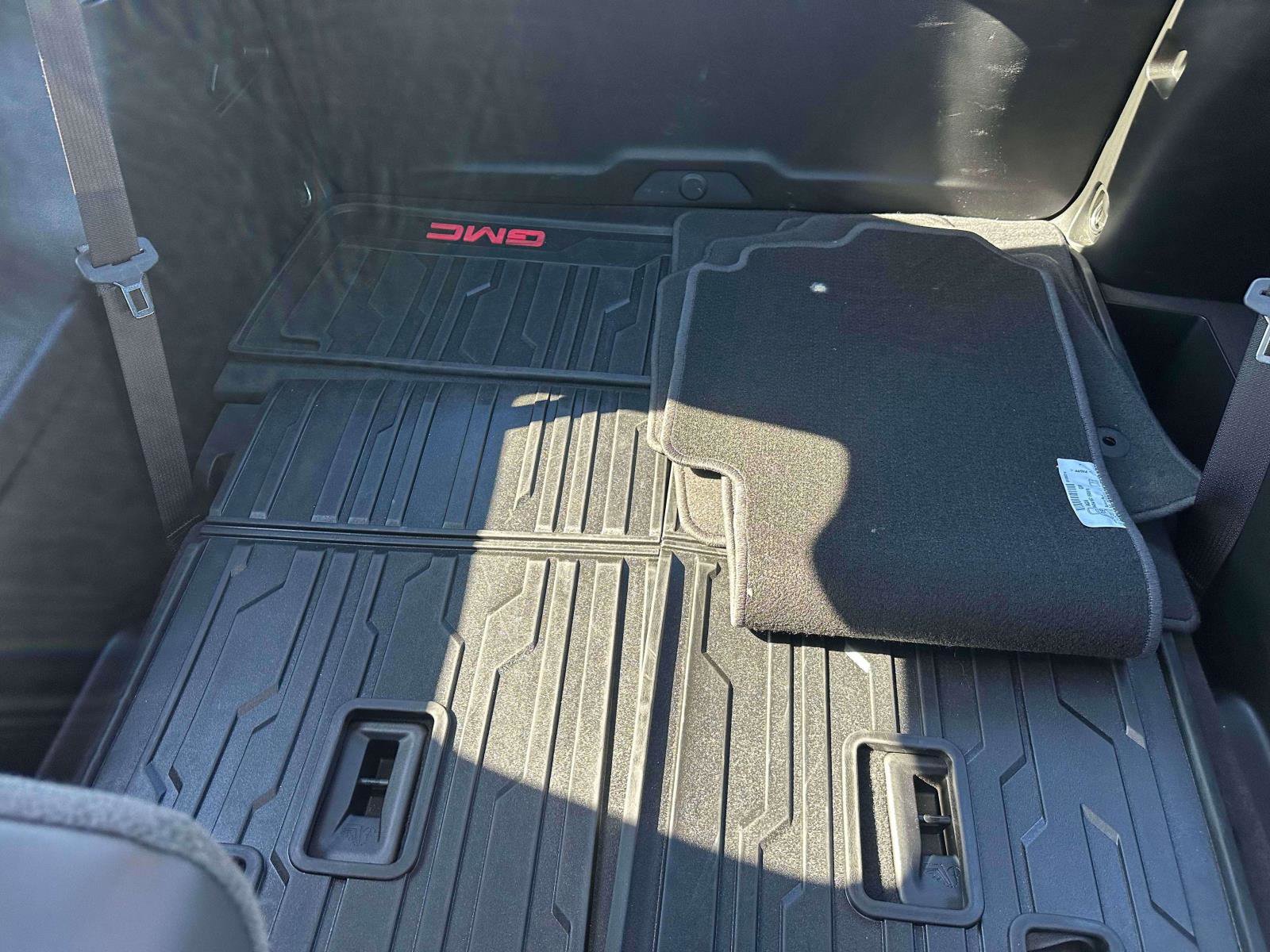 Used 2022 GMC Acadia SLT w/ Technology Package image 10