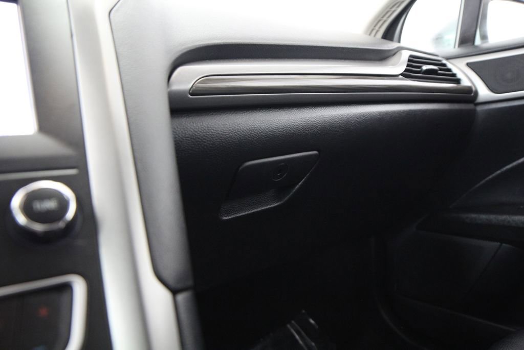 Used 2020 Ford Fusion SEL FWD image 49