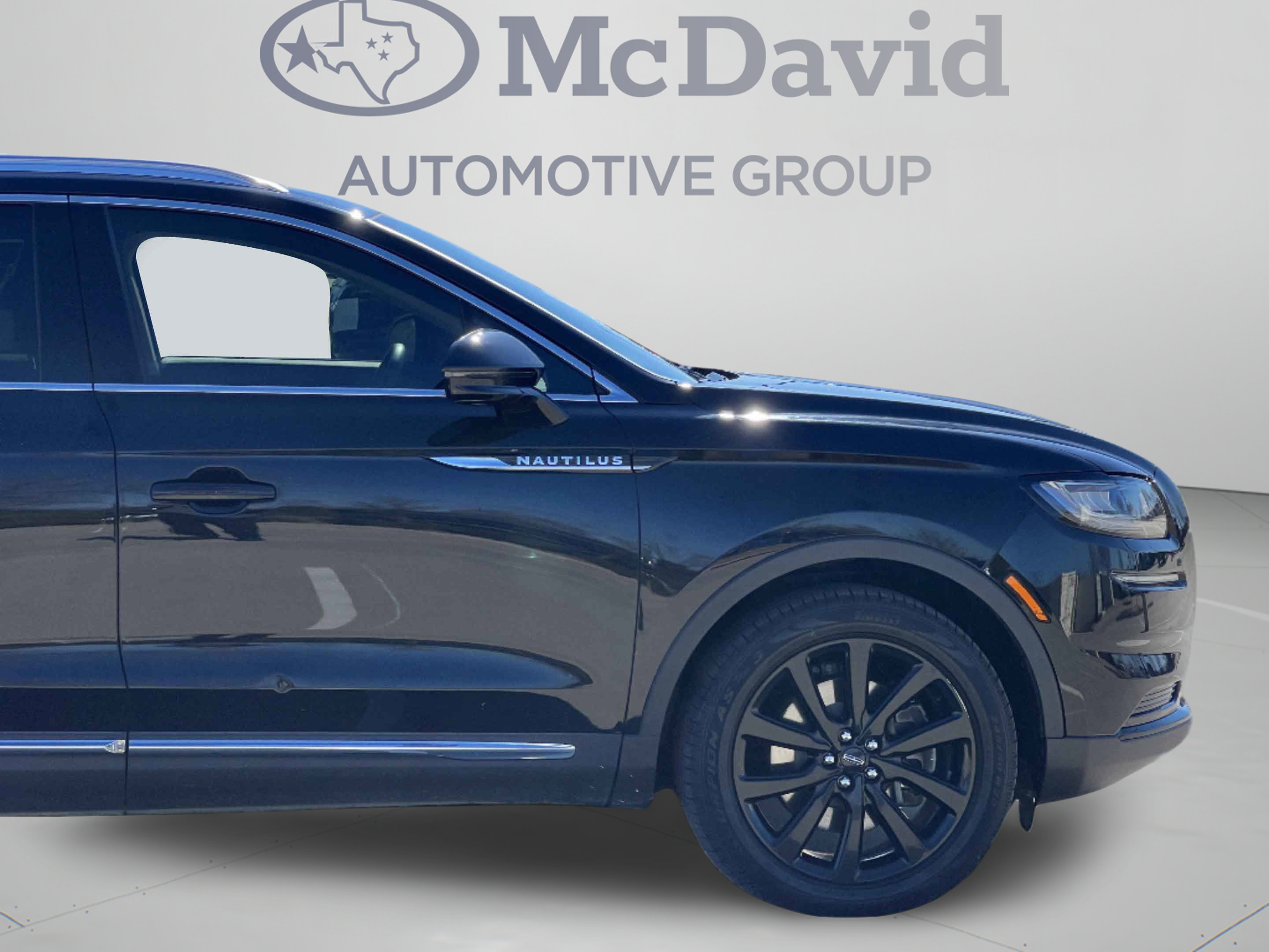 Used 2022 Lincoln Nautilus Reserve w/ Monochromatic Package AWD/4WD image 32