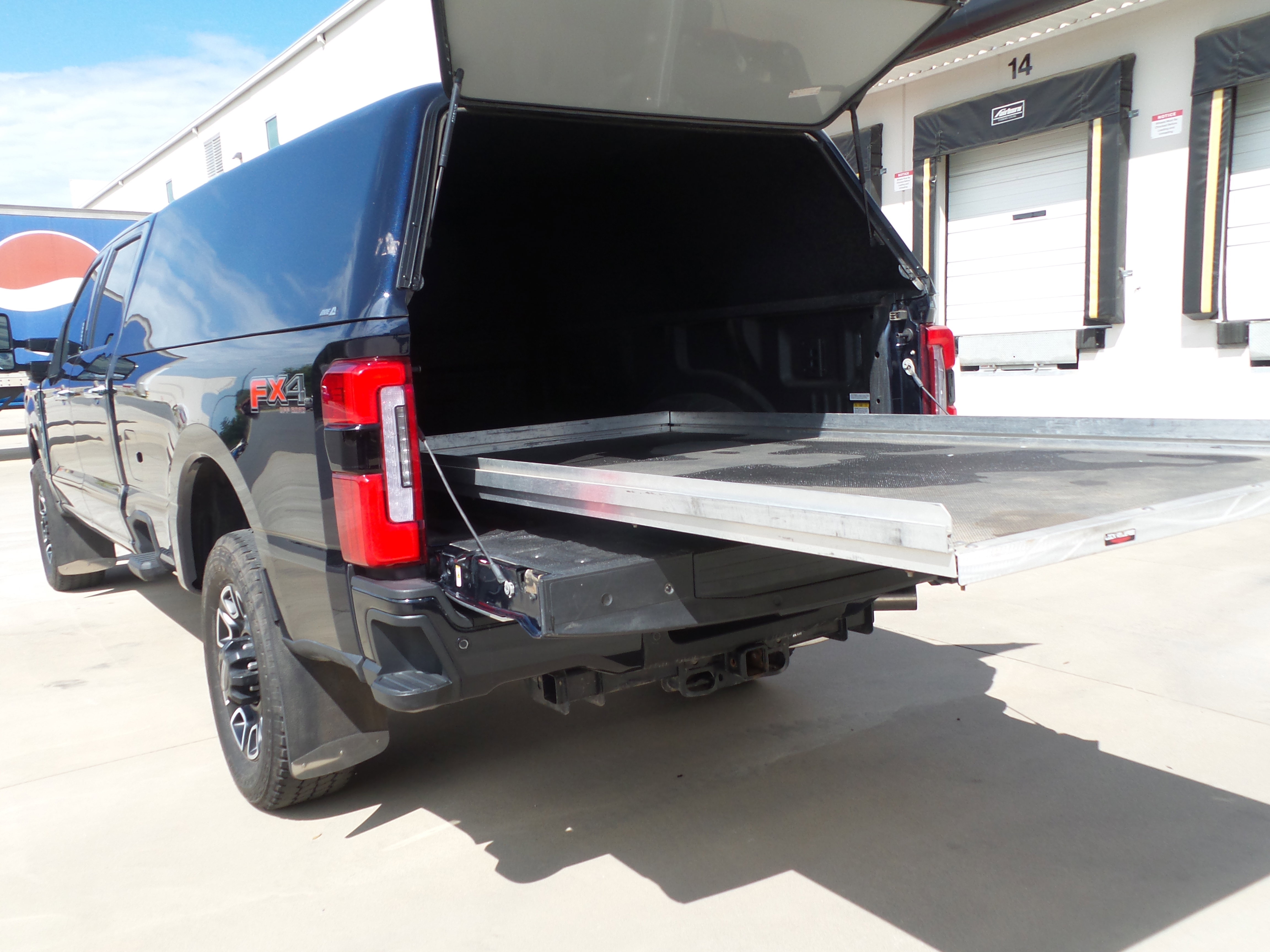 Used 2024 Ford F350 Platinum w/ FX4 Off-Road Package image 28