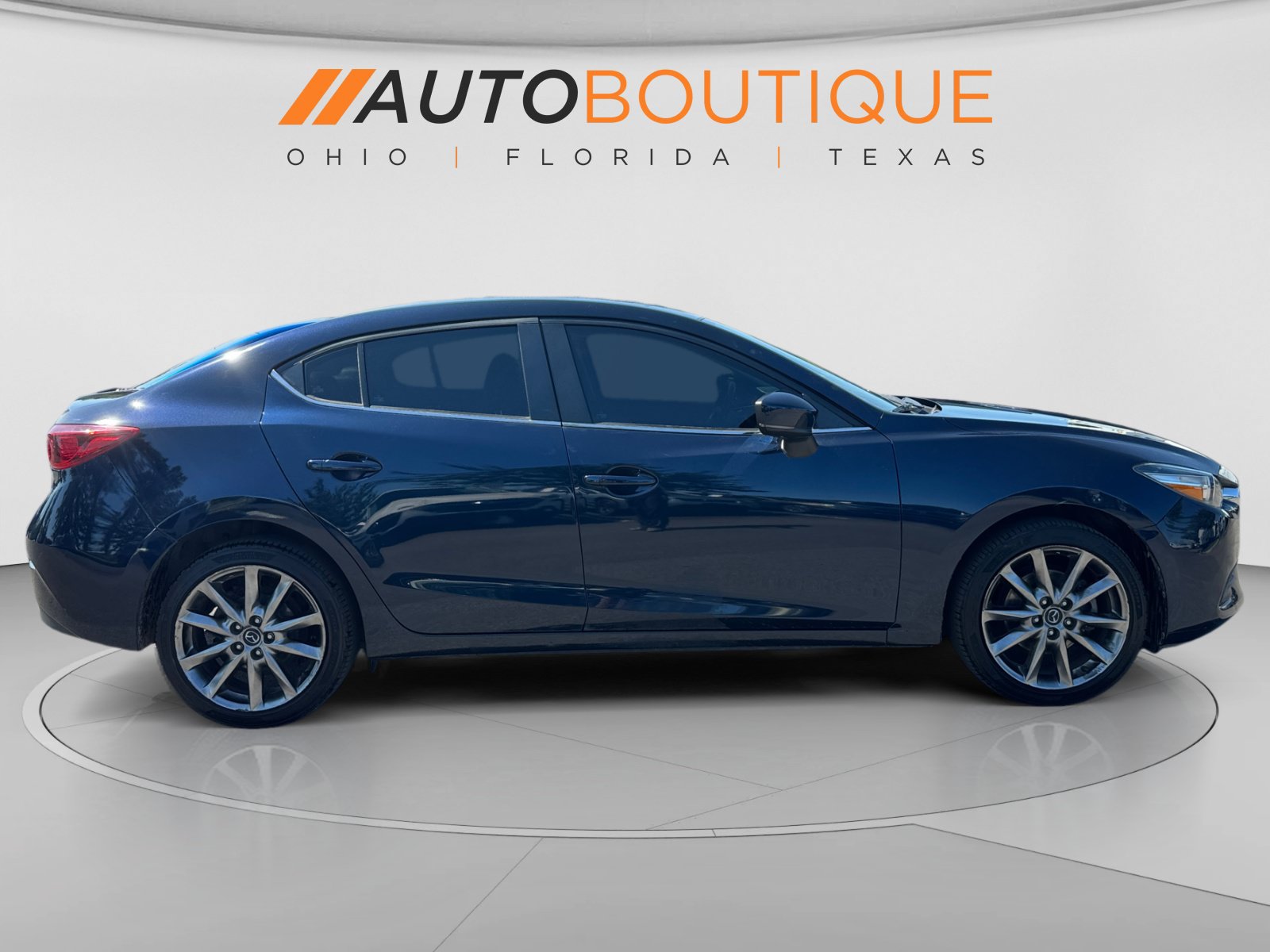 Used 2018 MAZDA MAZDA3 Touring FWD image 4