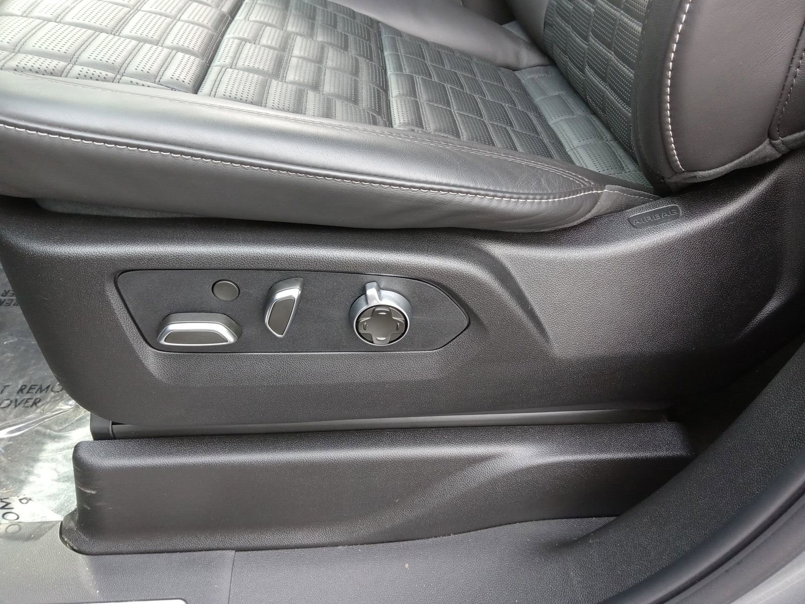 Certified 2025 Cadillac Escalade Sport Platinum w/ LPO, ONYX Package image 20