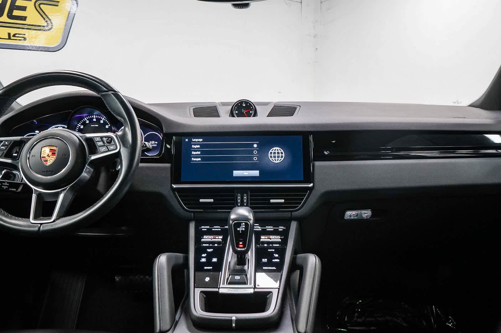 Used 2022 Porsche Cayenne AWD/4WD image 13