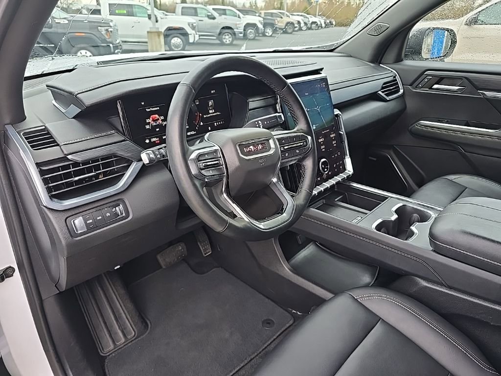 Used 2024 GMC Acadia Elevation image 10