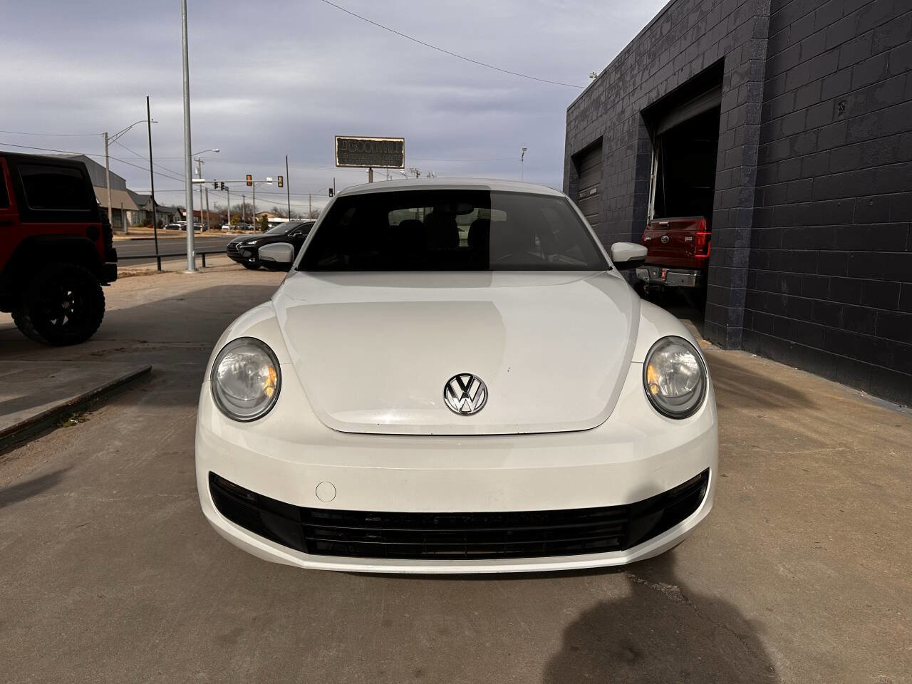 Used 2012 Volkswagen Beetle 2.5 image 2