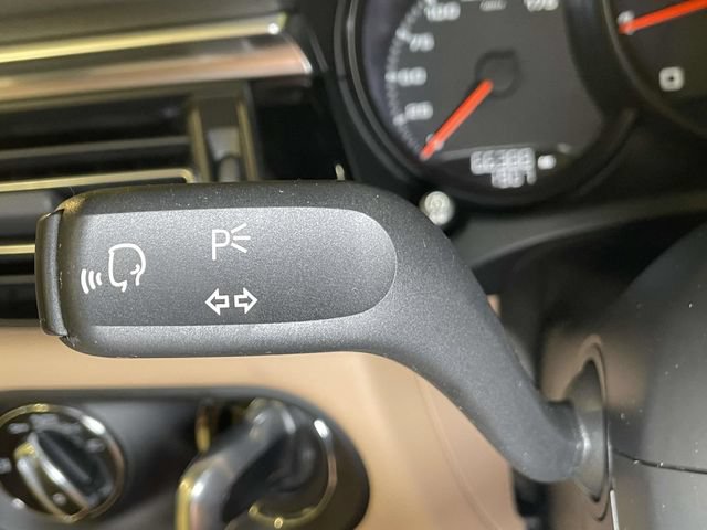 Certified 2020 Porsche Macan AWD/4WD image 43