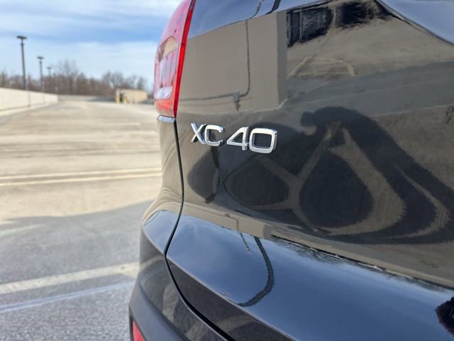 Certified 2025 Volvo XC40 B5 Core image 36
