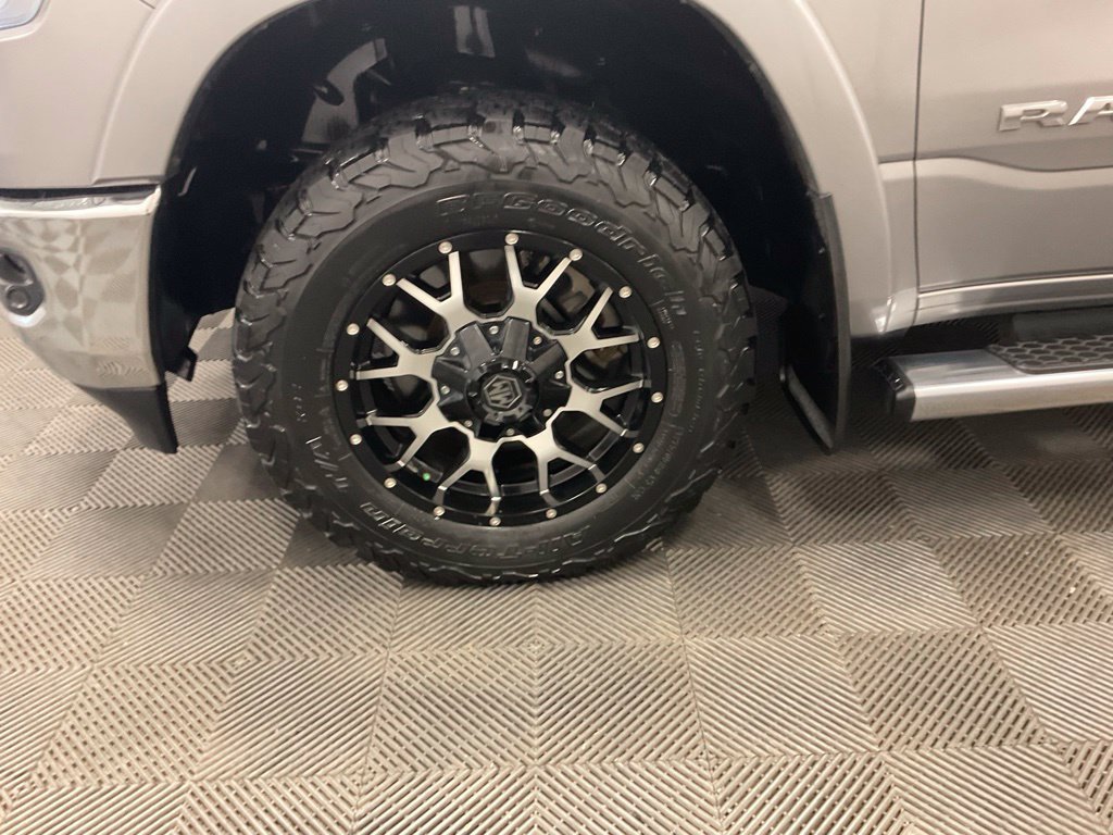 Used 2019 RAM 1500 Laramie AWD/4WD image 15