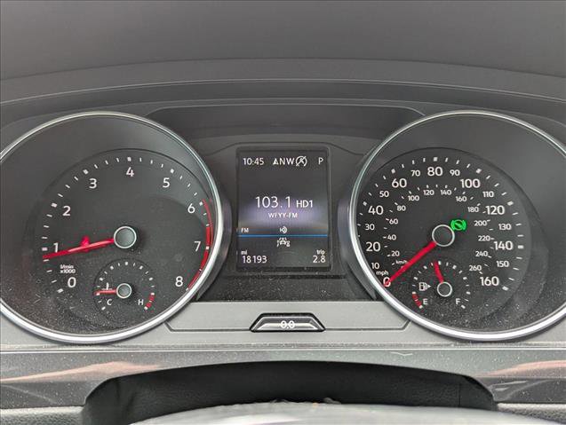 Used 2021 Volkswagen Tiguan SE R-Line image 9