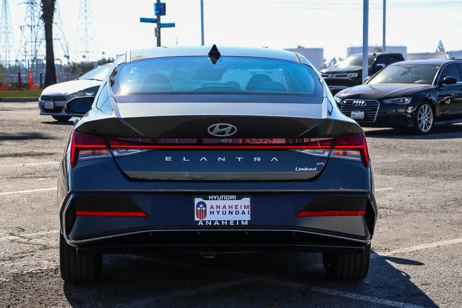 New 2026 Hyundai Elantra Limited FWD image 8