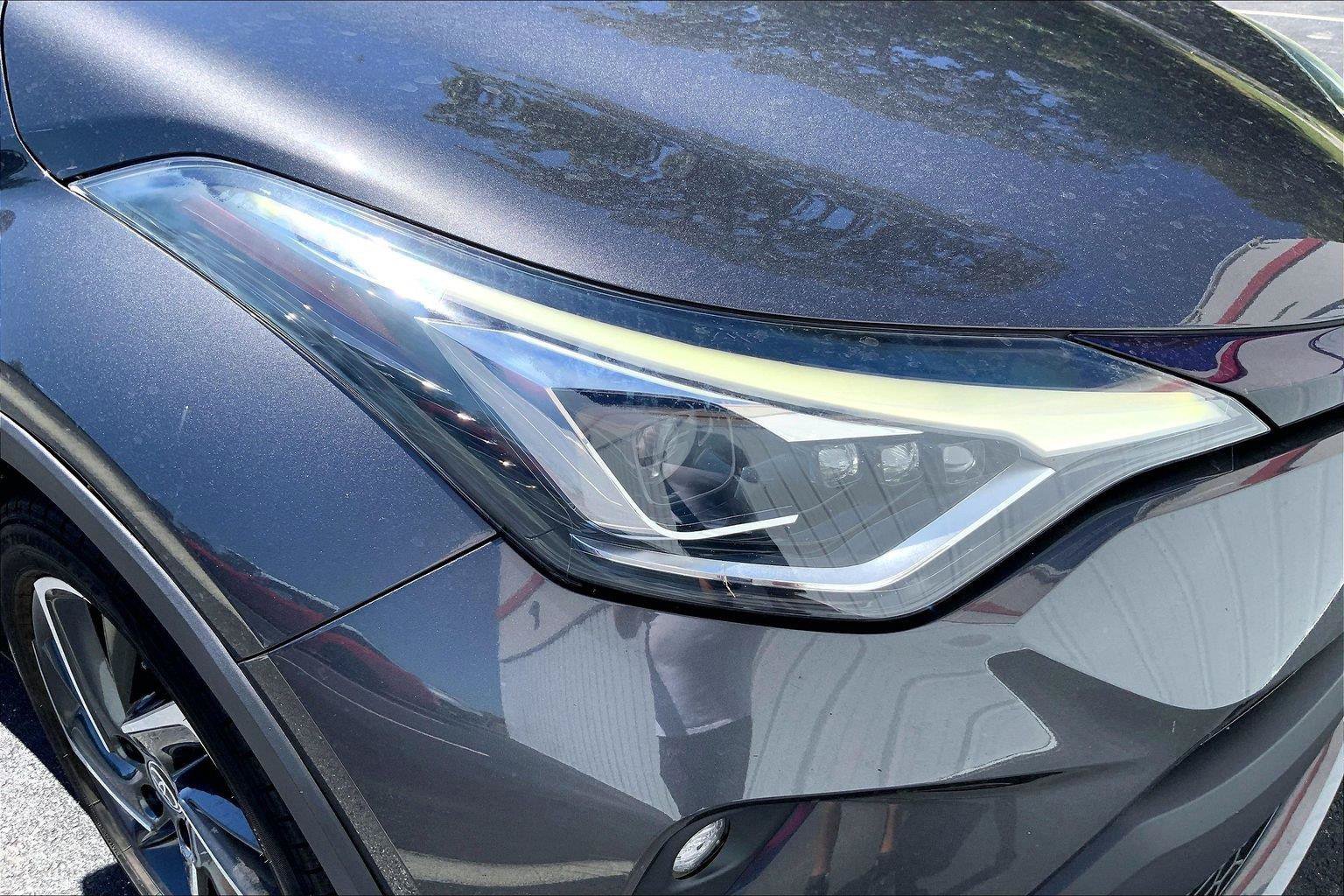 Used 2022 Toyota C-HR Limited FWD image 27
