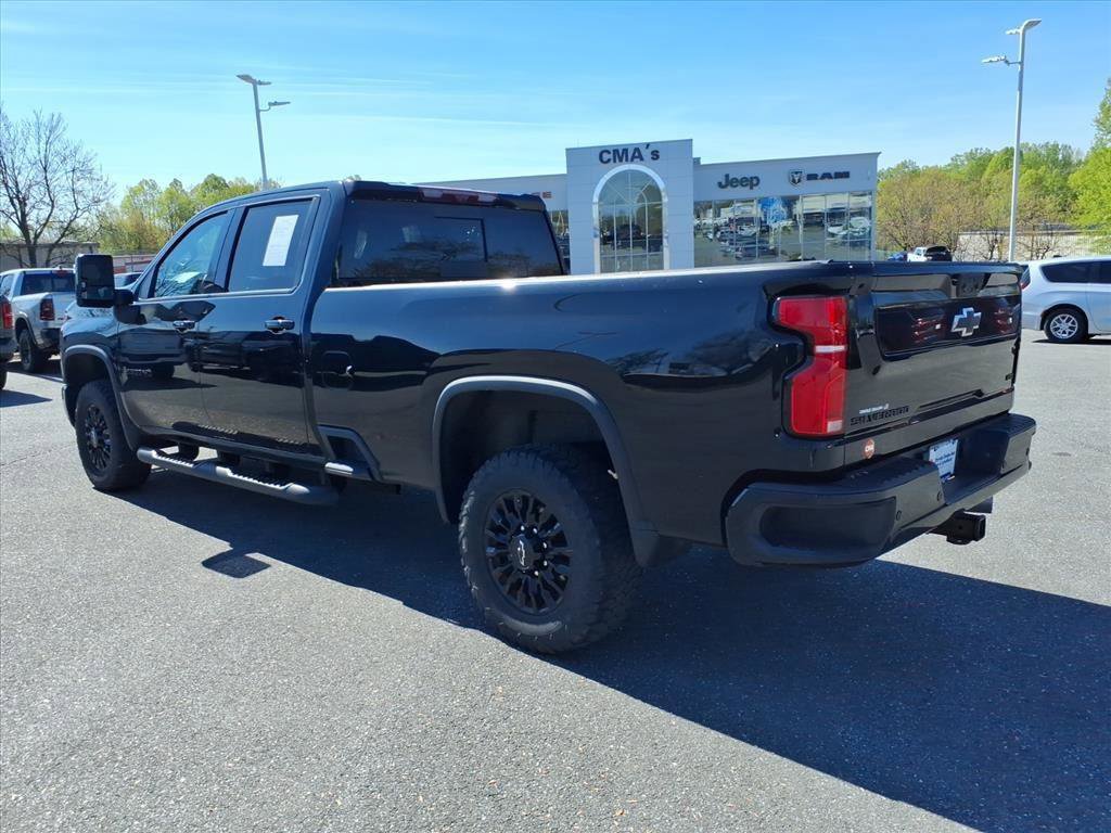 Used 2024 Chevrolet Silverado 2500 LTZ w/ LTZ Plus Package image 6