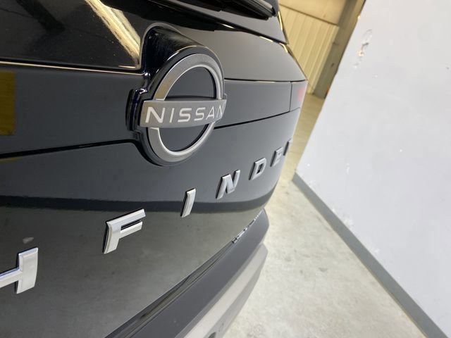 Used 2024 Nissan Pathfinder SL image 16