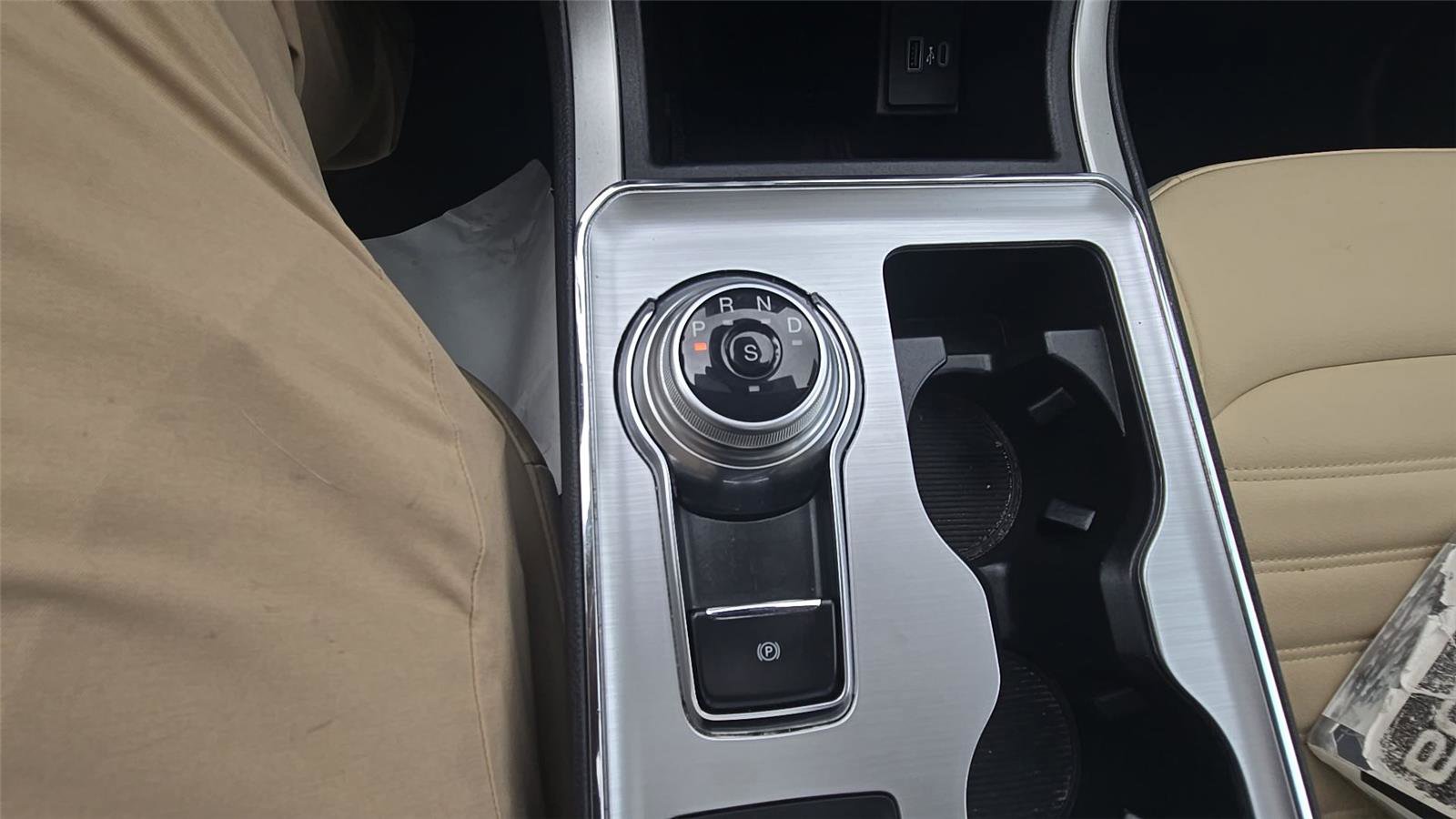 Used 2022 Ford Edge SEL w/ Convenience Package image 29