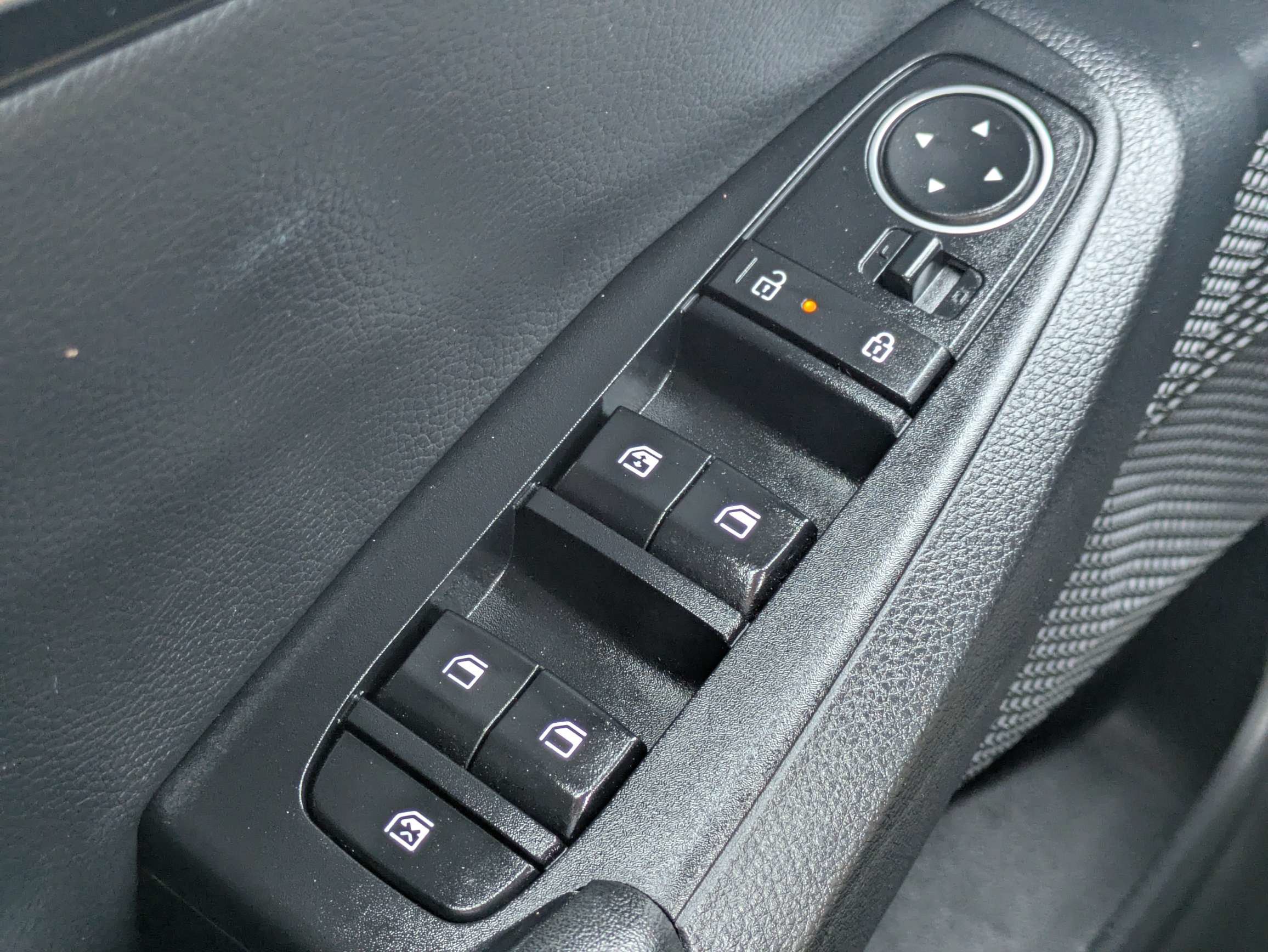 Certified 2024 Kia Seltos EX FWD image 30