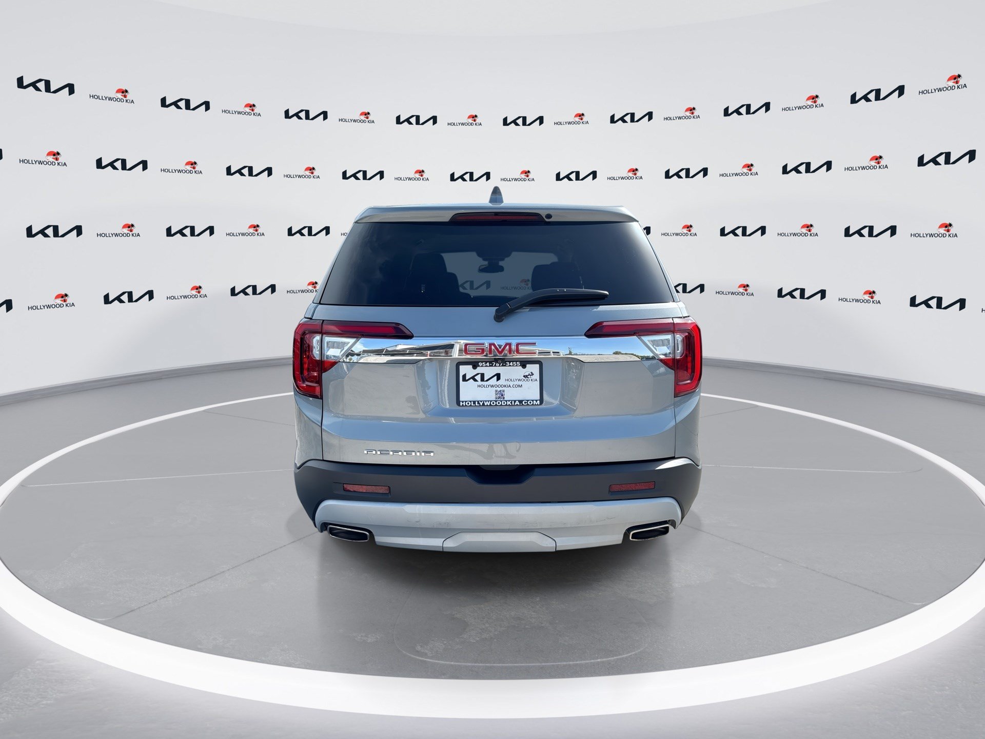 Used 2023 GMC Acadia SLE FWD image 7