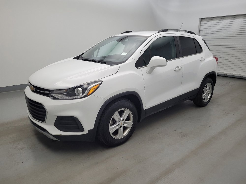 Used 2020 Chevrolet Trax LT w/ LT Convenience Package FWD image 2