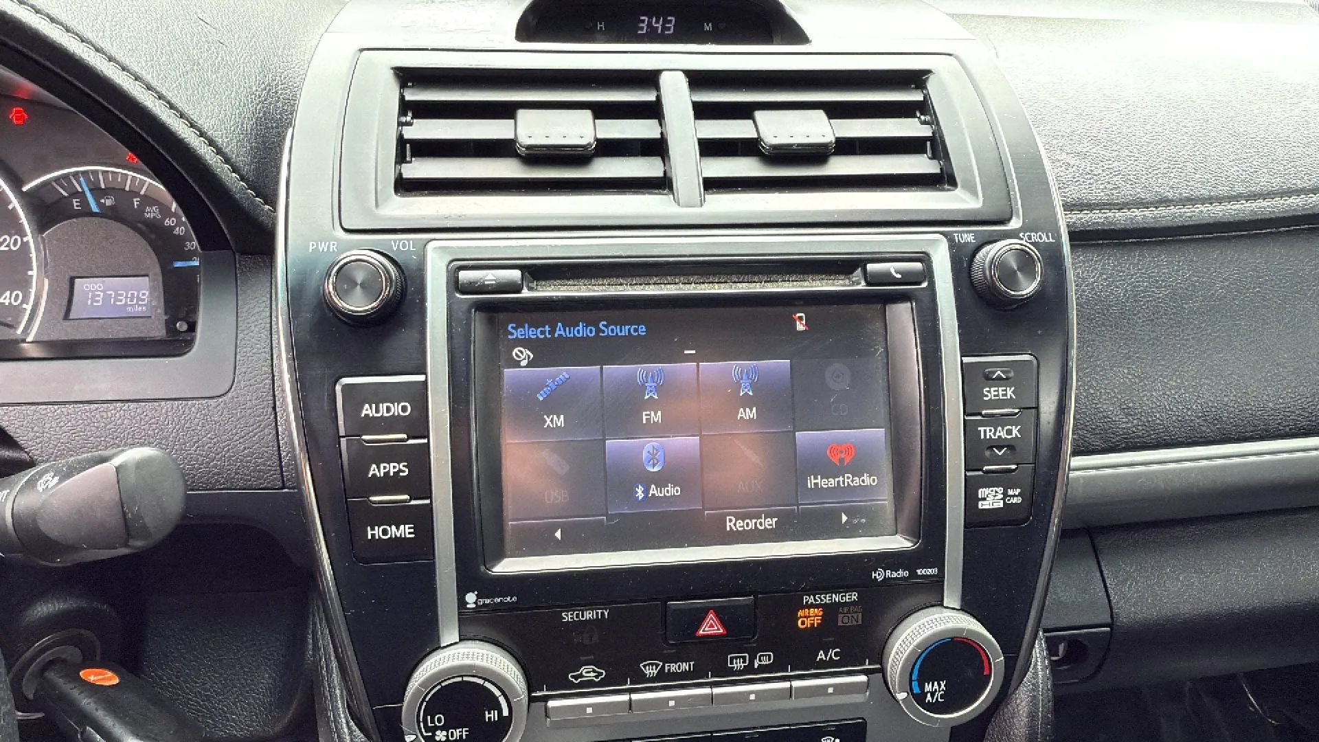 Used 2014 Toyota Camry SE w/ Moonroof Package FWD image 31