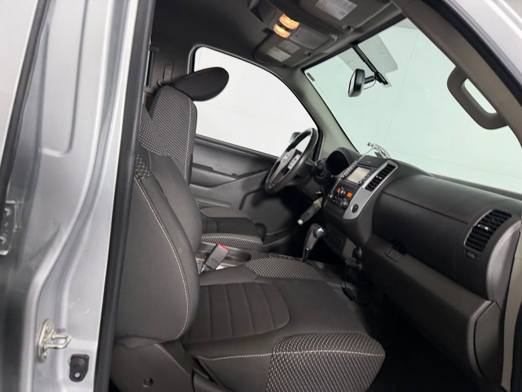 Used 2018 Nissan Frontier PRO-4X AWD/4WD image 32