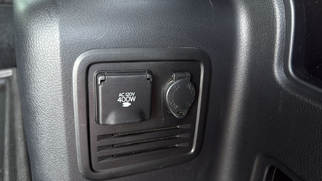 Used 2020 Toyota 4Runner Venture w/ Moonroof Package AWD/4WD image 17