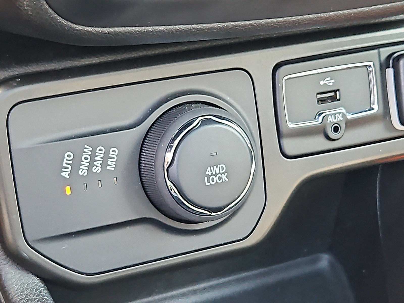 Used 2022 Jeep Renegade Limited w/ Sun, Sound & Wheels Group AWD/4WD image 18