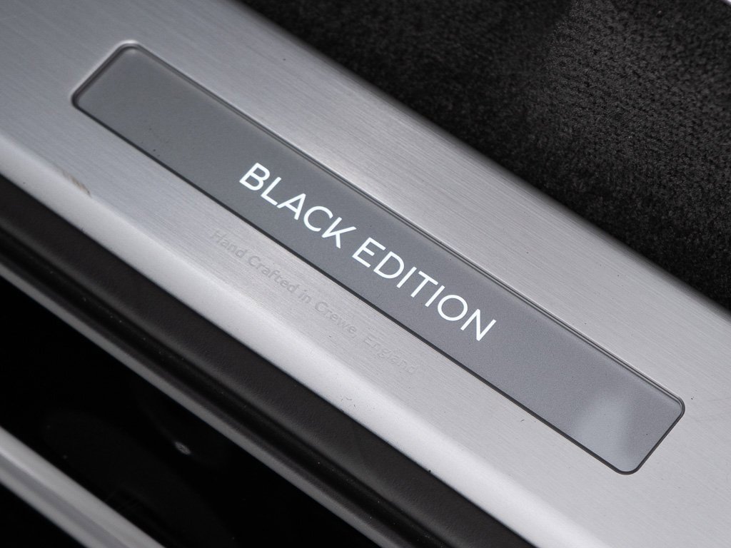 Used 2025 Bentley Bentayga image 13