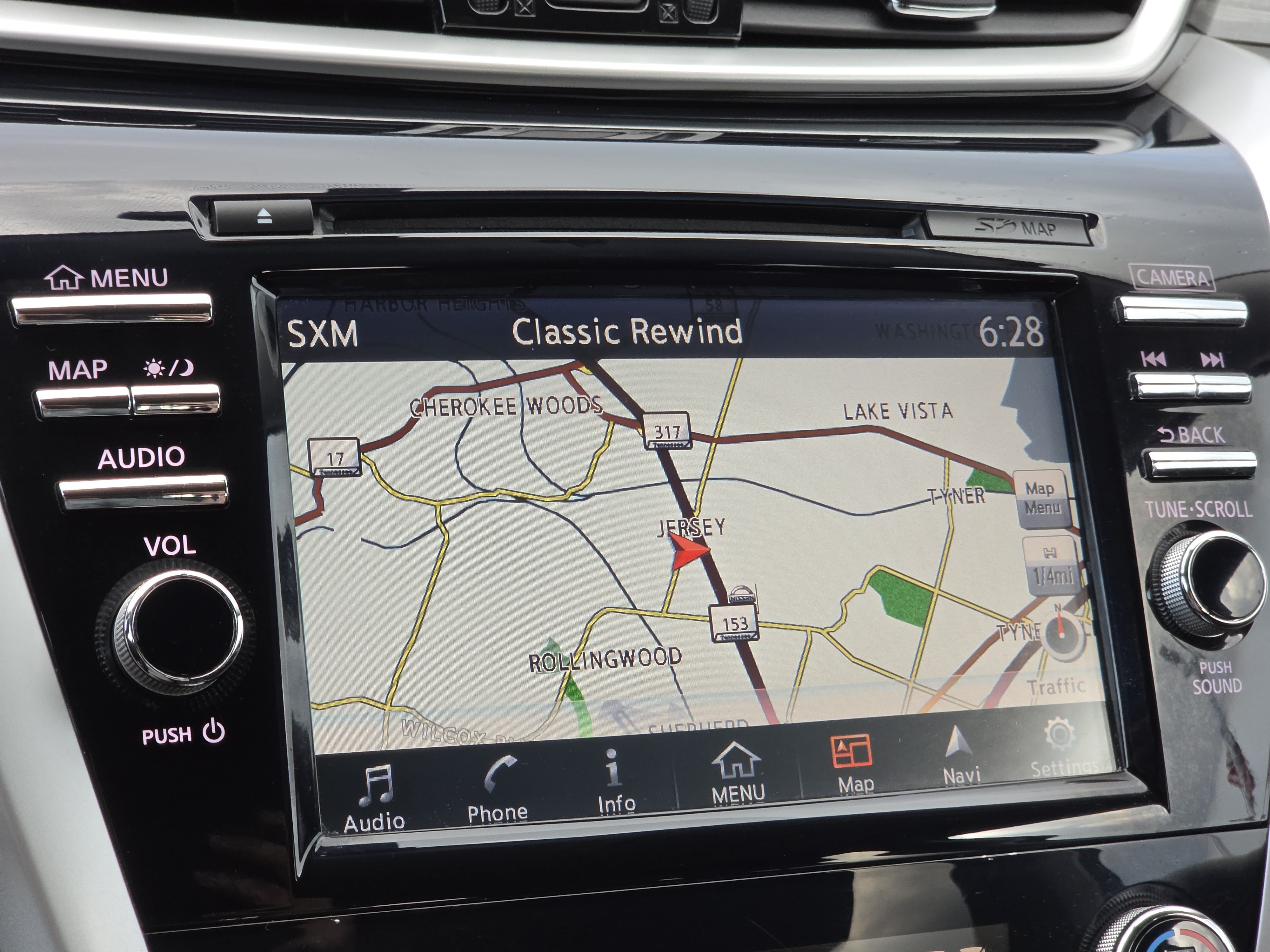 Used 2015 Nissan Murano SV w/ Premium Package FWD image 18