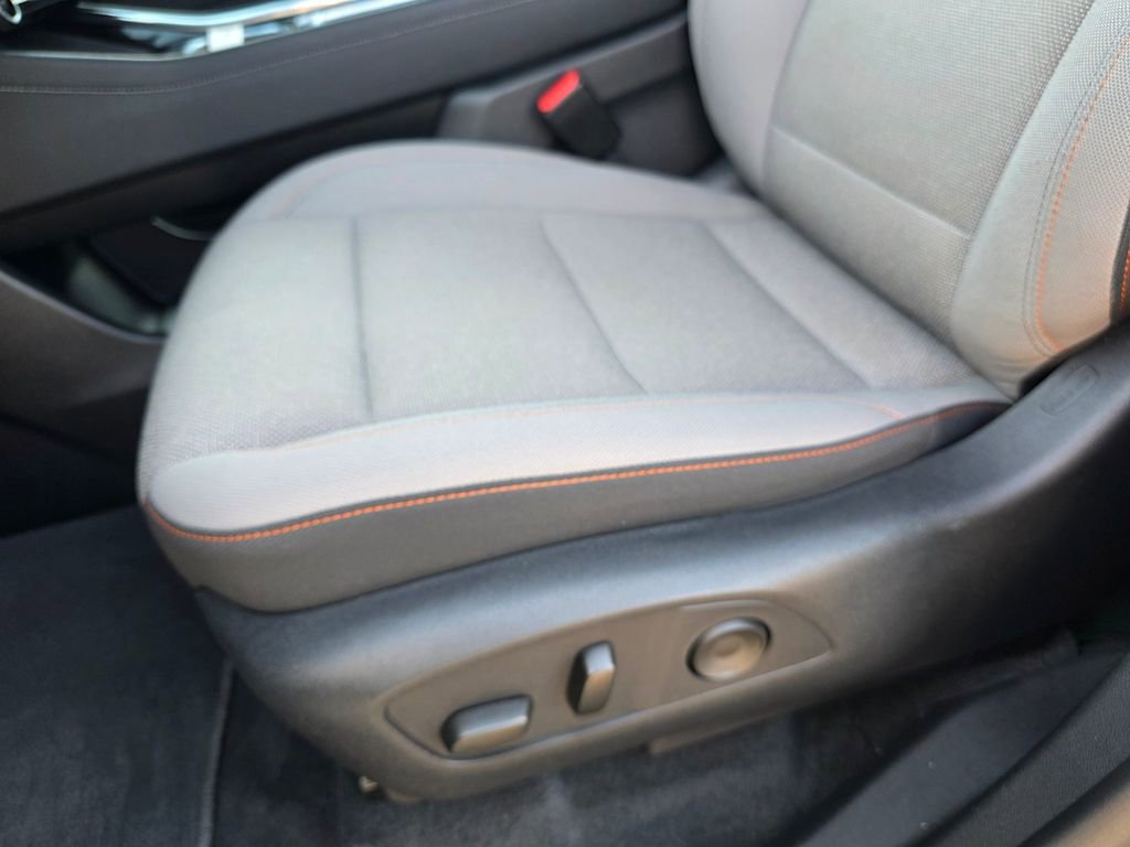 Certified 2024 Chevrolet Traverse LT image 12