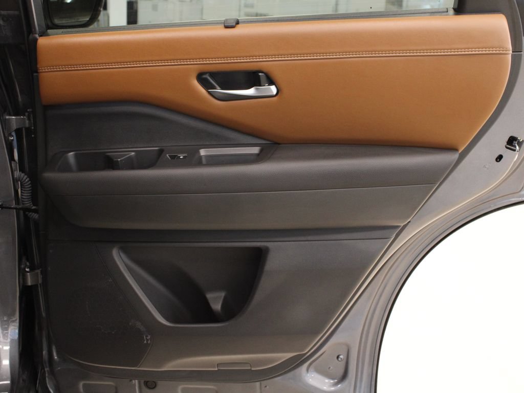 Used 2025 Nissan Pathfinder Platinum w/ Cargo Package FWD image 38