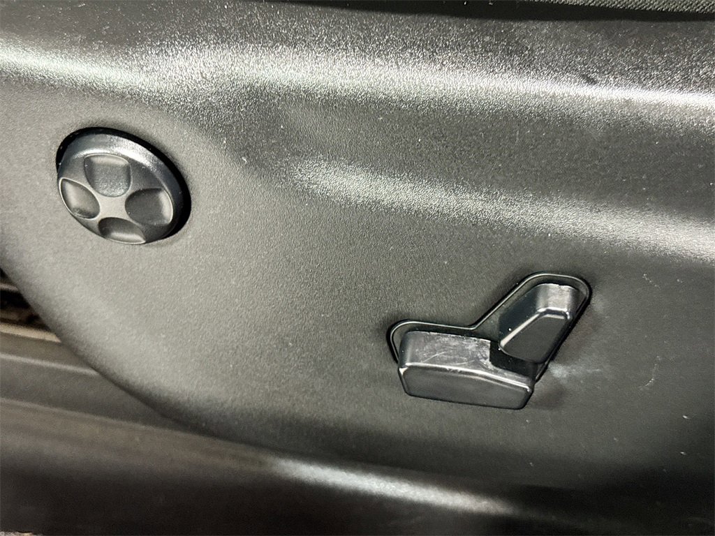 Used 2020 Jeep Grand Cherokee Laredo w/ Security & Convenience Group image 24