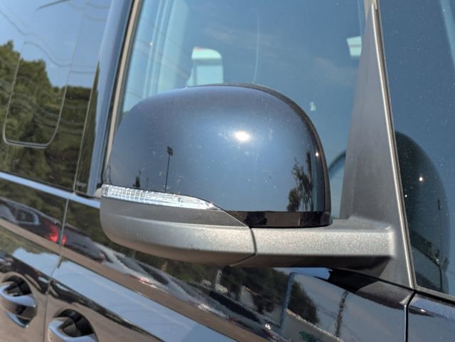 New 2025 Volkswagen ID. Buzz 1st Edition RWD image 11