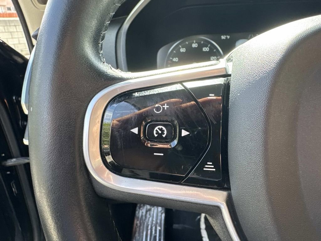 Used 2020 Volvo XC90 T6 Momentum image 19