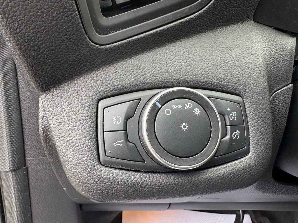 Used 2018 Ford Escape SE image 23