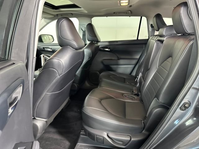 Used 2022 Toyota Highlander XLE image 24