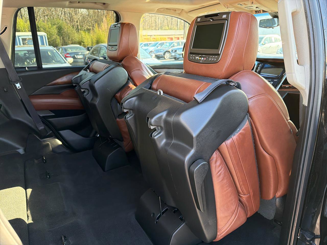 Used 2017 Cadillac Escalade Luxury image 29