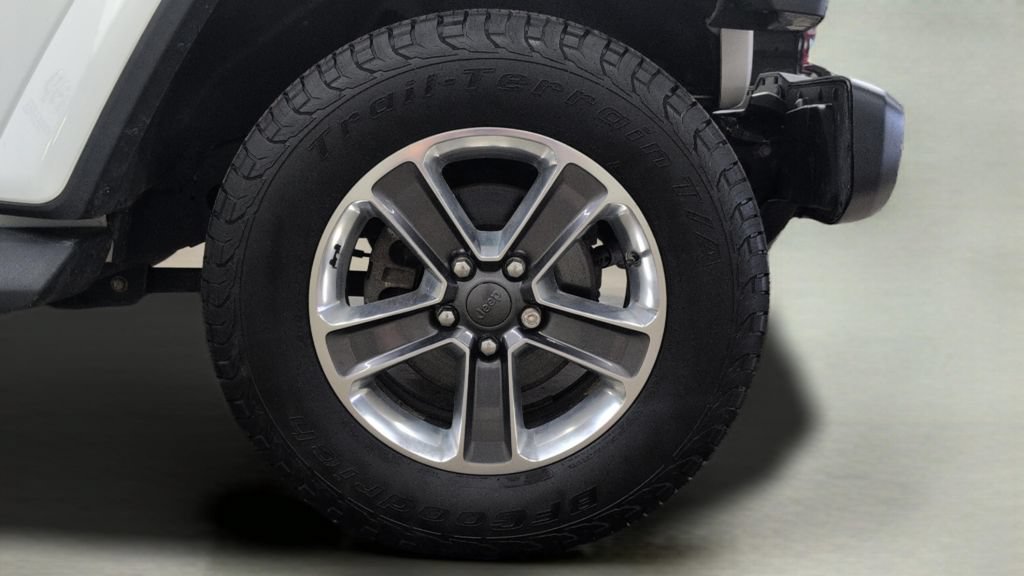 Used 2020 Jeep Wrangler Unlimited Sahara w/ Uconnect 4C Nav & Sound Group AWD/4WD image 25