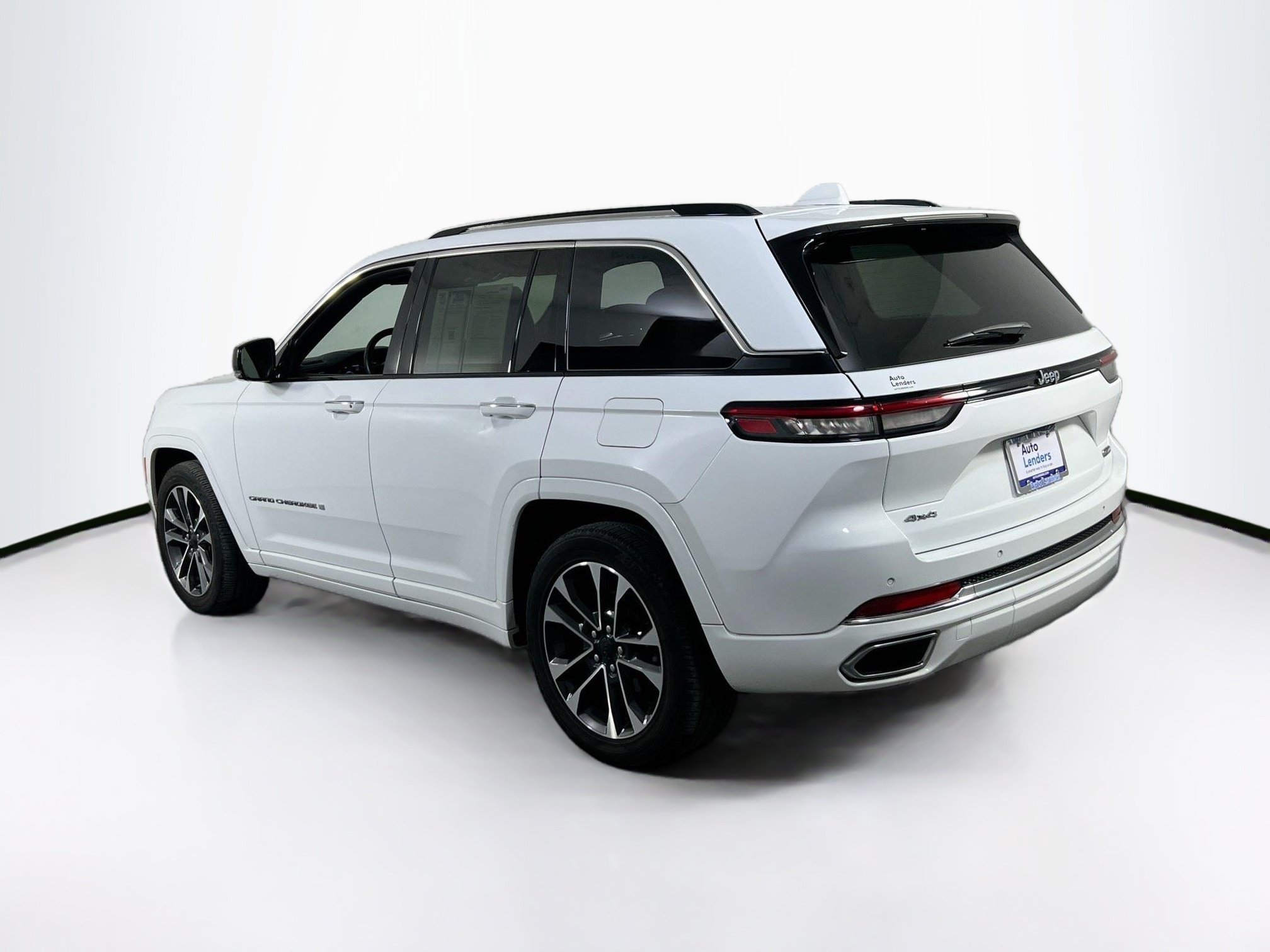 Used 2023 Jeep Grand Cherokee Overland AWD/4WD image 7