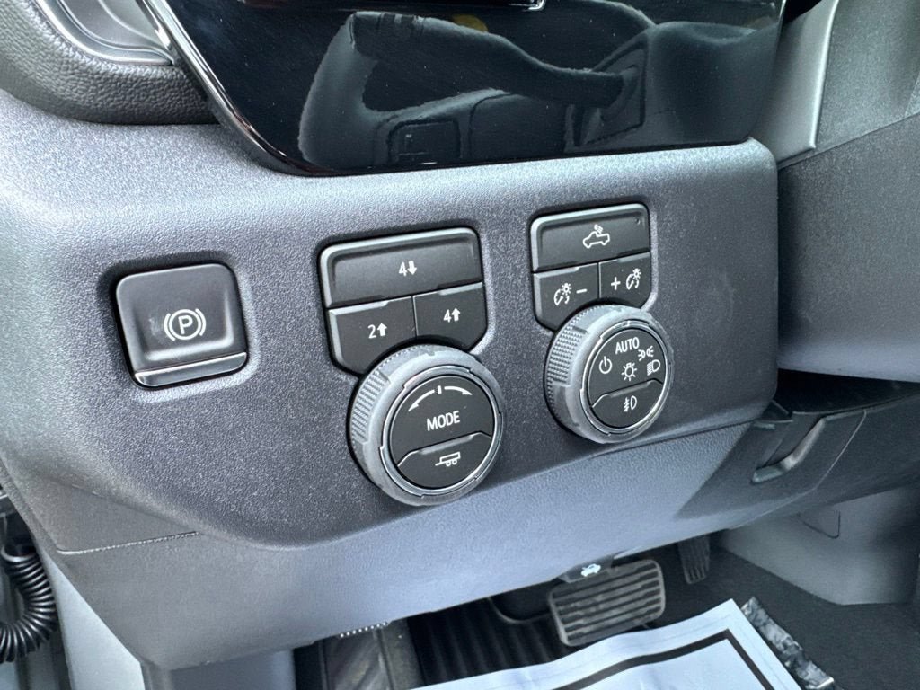 New 2026 Chevrolet Silverado 3500 LT w/ Leather Package AWD/4WD image 21