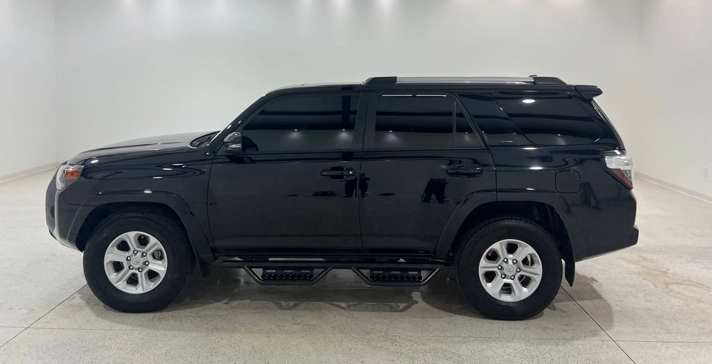 Used 2023 Toyota 4Runner SR5 Premium w/ Moonroof Package RWD image 2