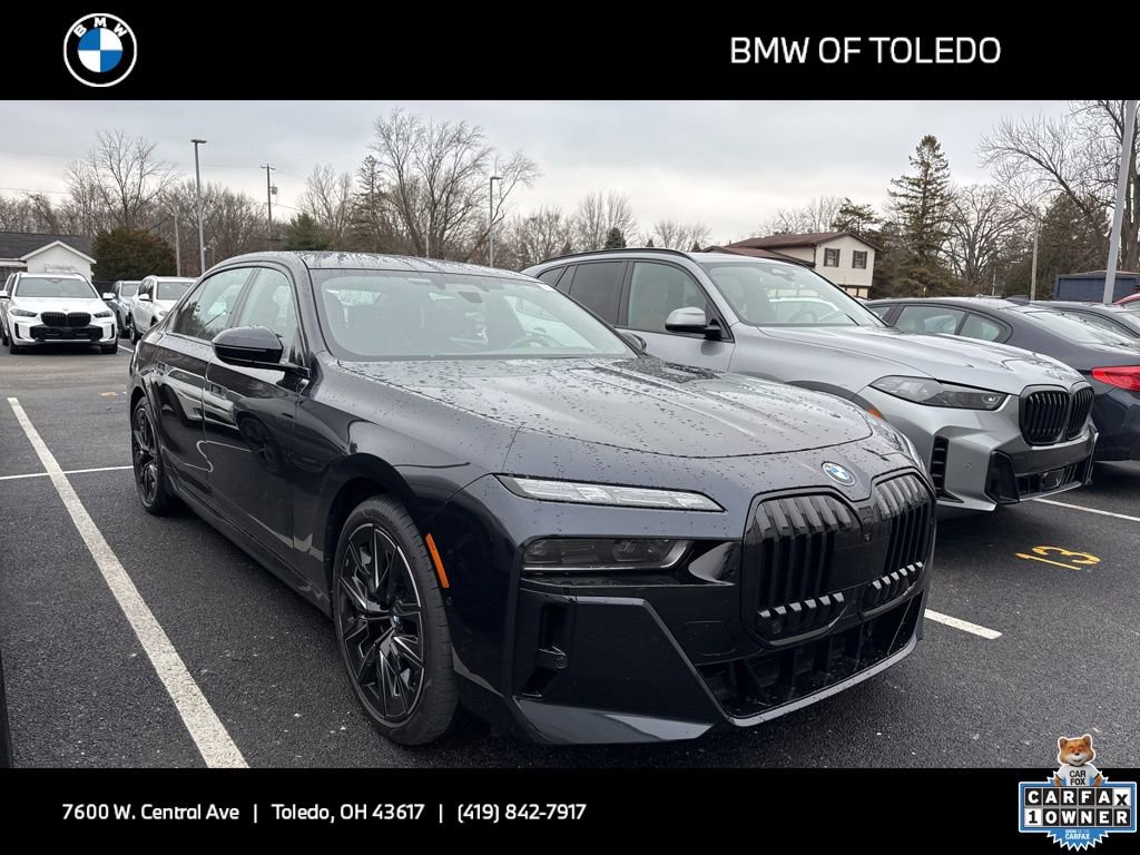 Used 2023 BMW i7 xDrive60 image 1