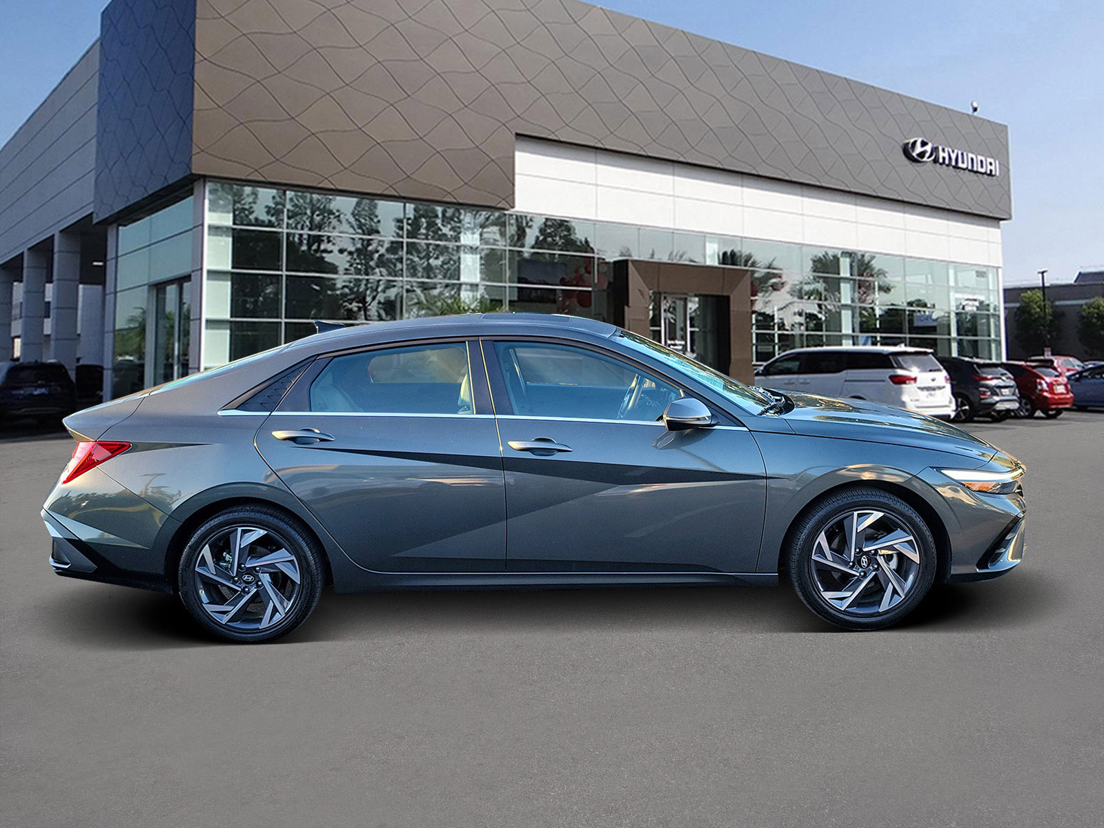 Certified 2025 Hyundai Elantra Limited image 4