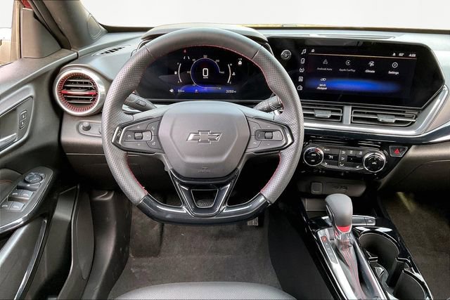 Used 2025 Chevrolet Trax RS w/ Driver Confidence Package image 8