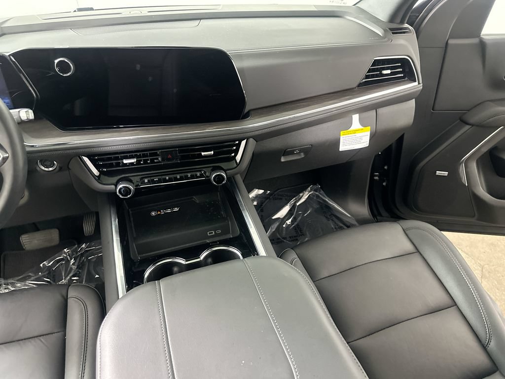 Used 2026 Chevrolet Tahoe Z71 w/ Comfort Package AWD/4WD image 19