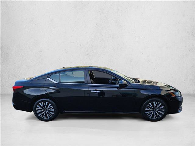 Used 2024 Nissan Altima 2.5 SV video 4