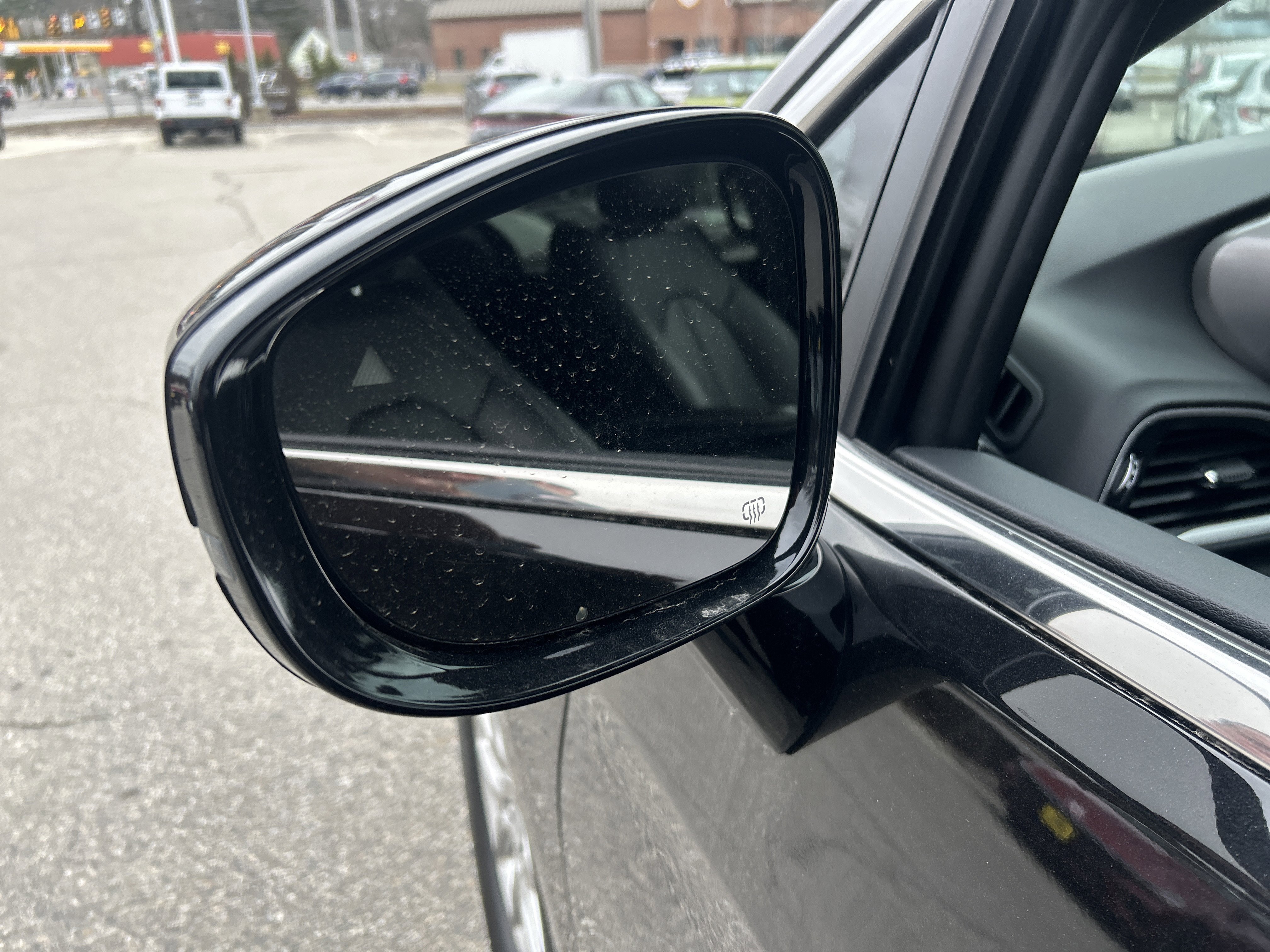 Used 2025 Chrysler Pacifica Select FWD image 10