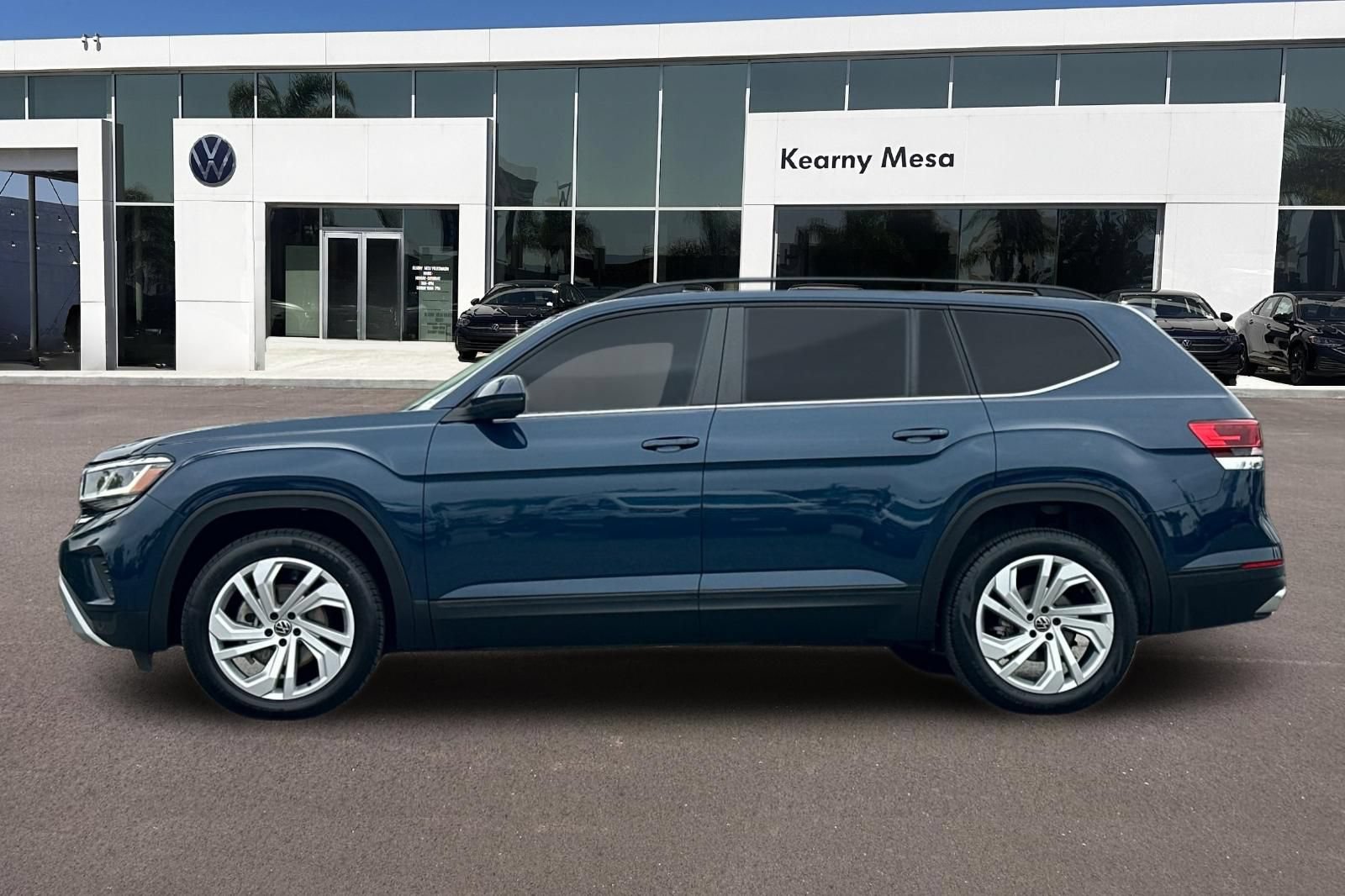 Used 2023 Volkswagen Atlas SE w/ Panoramic Sunroof Package FWD image 7