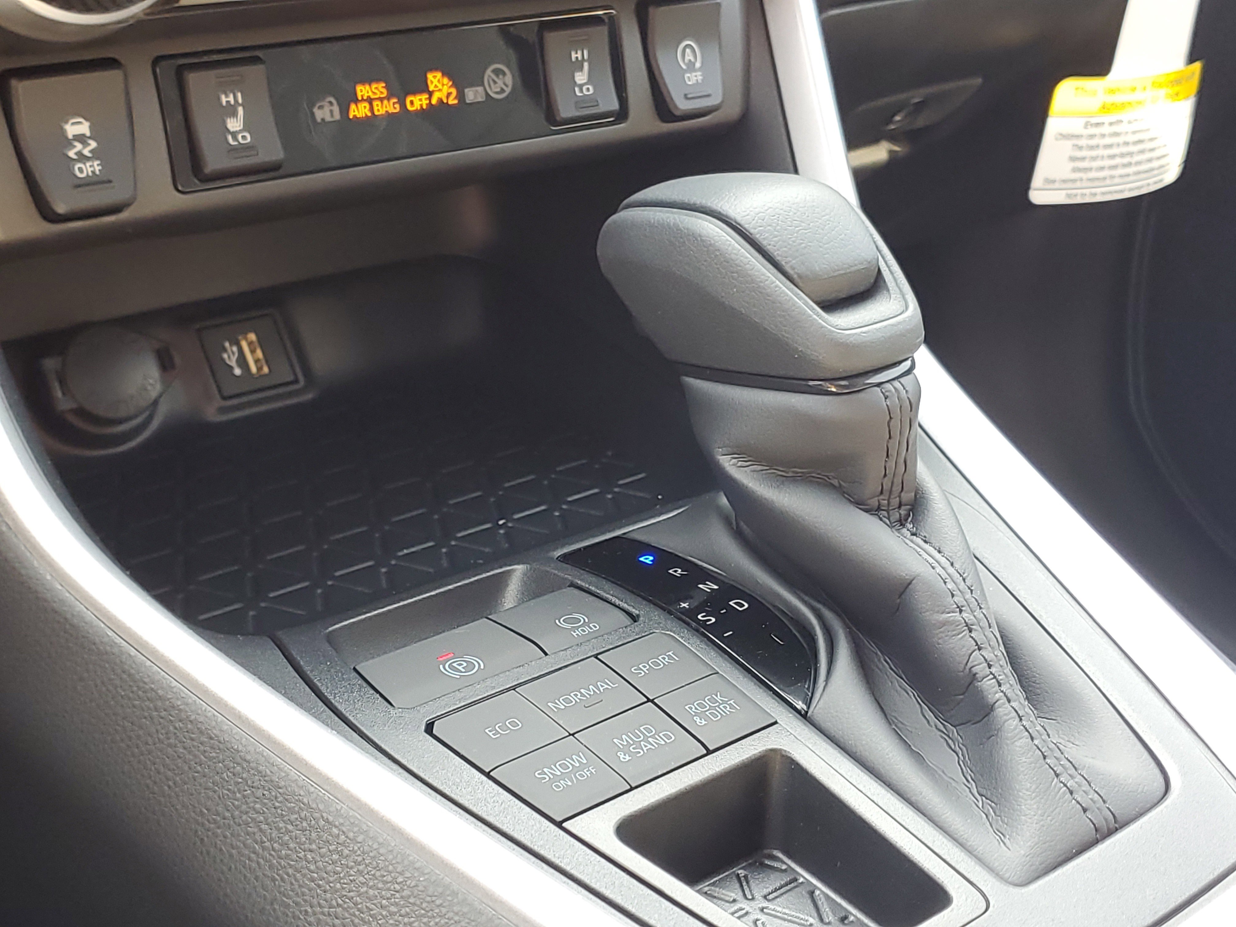 New 2025 Toyota RAV4 XLE image 34